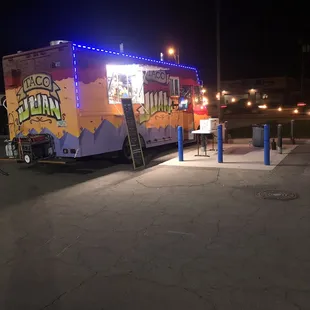 Taco Juan truck on first night at 32nd st and Greenway.