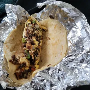 Machacado taco on corn tortilla