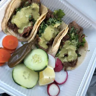 Asada tacos no onions with guac salsa