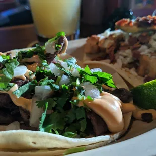 El Mexicano y buffalo chicken tacos