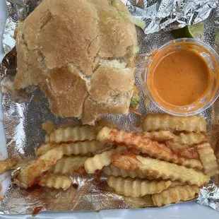 THISSS IS THE BEST MEXICAN FOOD I EVER HAD ! I HIGHLY RECOMMEND COMING HERE  ( I Ordered a torta de tinga) it was bussin