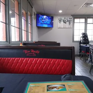 A pic of the Tv and available seats.