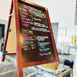 My fave place for Taco Tuesday! | www.moniquedao.com