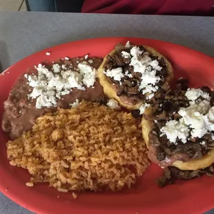 The EVERYTHING was good. No veggies on the sopes, by request.