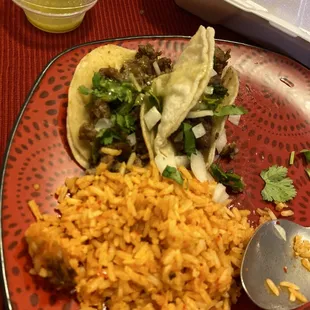 Arroz and carne asada tacos