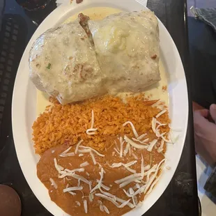 a plate of mexican food