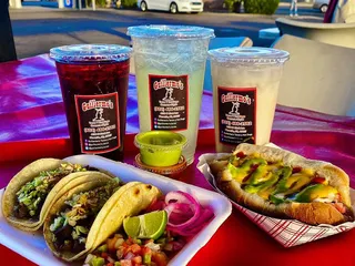 Guillermos tacos y hotdogs