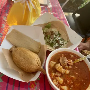 Tamales, pozole