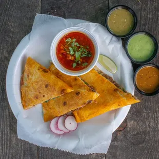 QUESADILLA DE BIRRIA