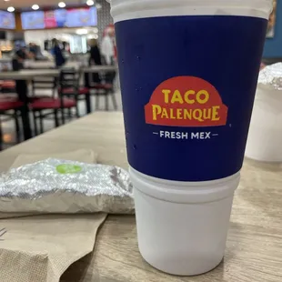 This is the spot at 3 am chingos of tacos de nalga....Mamalonskis.