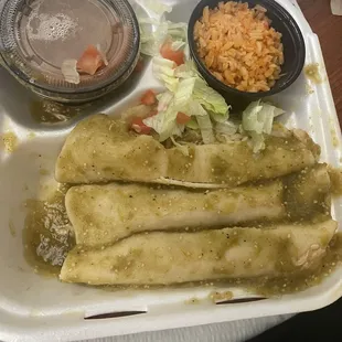 Supposed to be enchiladas suizas but instead it&apos;s enchiladas verde.