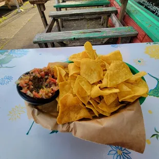 Salsa and chips