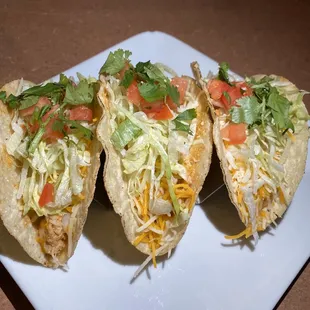 3 chicken tacos (hard shell)