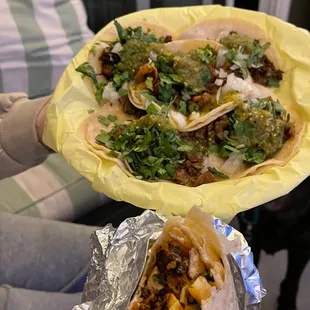 Tacos de asada and pastor