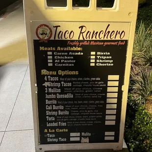 No wonder there are no permanent prices on the outdoor menu. Up charge the gringos who they think don&apos;t know the difference. Nice try boys.