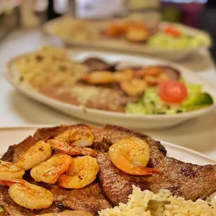 Carne Asada con camarones
