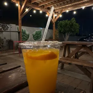 TACOS ROJOS EL CHIN....  El mejor jugo de naranja en este lugar. Lo recomiendo mucho esta lindo. Limpio.