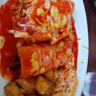 Combo plate not as good as it use to be the chile is sweet the beans taste rancid the papa's were the only thing that was good.