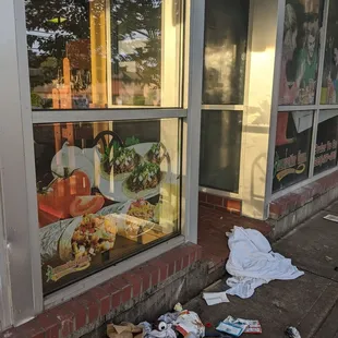 the outside of a restaurant