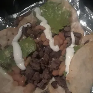 3 tacos and a drink for $6 you can't beat that price ! And the portion sizes are very generous for the price