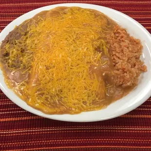 a plate of mexican food
