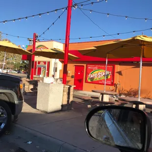 The old Dairy Queen turned into taco star