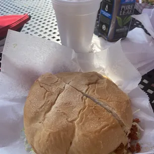 This time I tried the torta for lunch, it is very good! The bread felt very authentic, just like a "telera".
