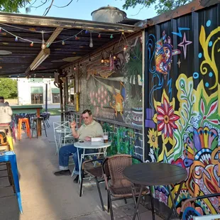 Limited on site seating, we saw mostly takeout foot traffic.Today was a beautiful day to eat there, though.