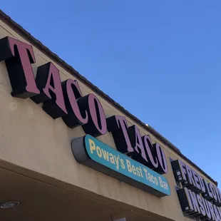 Taco Taco outside