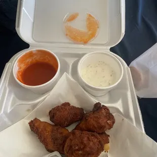 chicken wings, bbq wings, fried chicken, bbq chicken, poultry, chicken wings and fried chicken, fried chicken wings, chicken, food