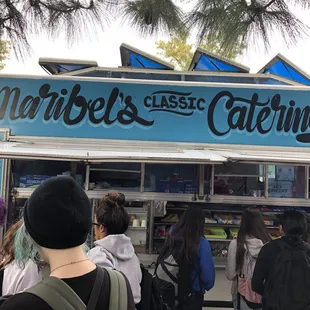 people ordering food