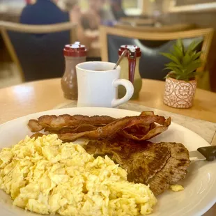 Steak, eggs &amp; bacon (à la carte)