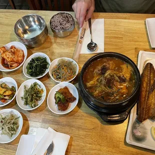 Gamjatang, mackerel and banchan