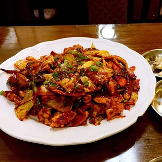 Spicy Stir-Fried Squid with Vegetables