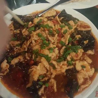 Chili Pepper Chicken with Black Fungus