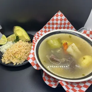 Caldo de res
