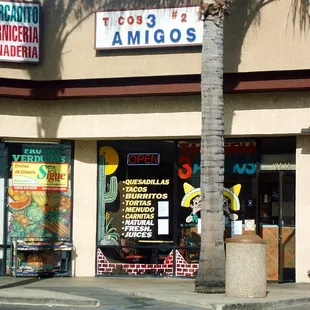 a tacos 3 amigos store