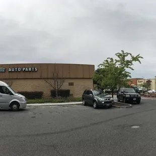 I bring my RV and family - get the food and enjoy in peace. Amazing food.