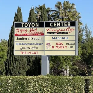 a sign for the toyota center