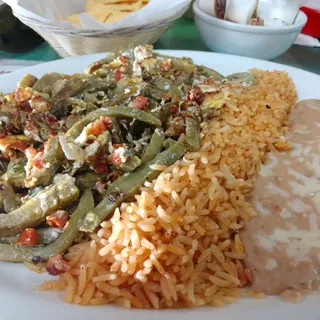 Nopalitos con Huevo