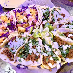 Taco plate - 4 Al pastor, 4 chorizo, 4 shrimp