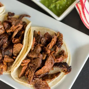 Tacos de carne asada