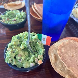 Chunky, yummy, great tasting guacamole. Fried corn tortillas.