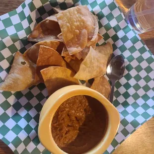 Frijoles Puercos &amp; Chips
