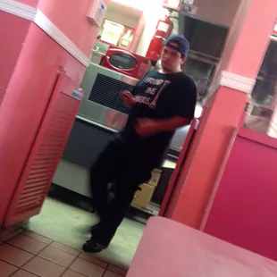 The guy is soooo hot he cooks bomb