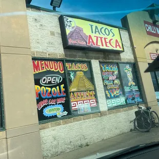 Front picture of Tacos Azteca.