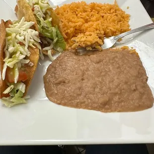 Tacos dorados de pollo