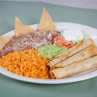 4 Rolled Taquitos Plate w/ either Chicken or Shredded beef.