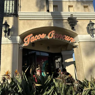 Tacos Cancun storefront