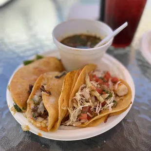Quesa Taco de Birria, Consume, Jamaica, Taco de Camarones